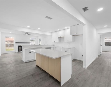 2202 Major Drive - Photo Thumbnail 8