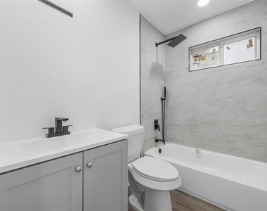 2202 Major Drive - Photo Thumbnail 4