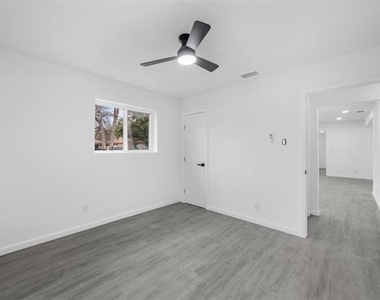 2202 Major Drive - Photo Thumbnail 3