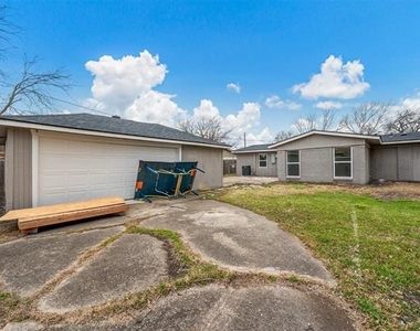 2202 Major Drive - Photo Thumbnail 24
