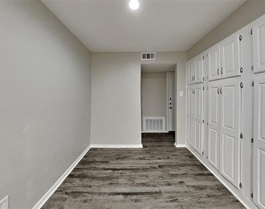 1480 Saint Patrick Drive - Photo Thumbnail 4