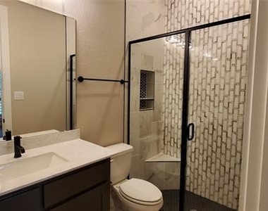 3320 Honey Suckle Lane - Photo Thumbnail 29