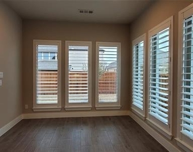 3320 Honey Suckle Lane - Photo Thumbnail 19