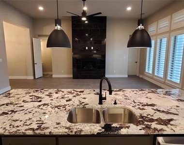 3320 Honey Suckle Lane - Photo Thumbnail 20