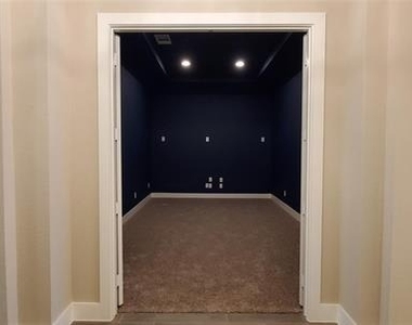 3320 Honey Suckle Lane - Photo Thumbnail 3