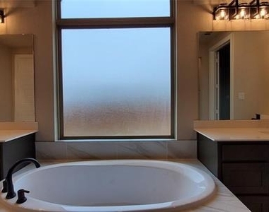 3320 Honey Suckle Lane - Photo Thumbnail 15