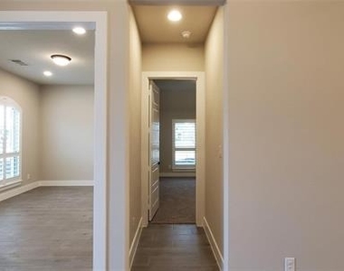 3320 Honey Suckle Lane - Photo Thumbnail 34