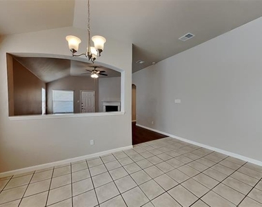 621 Soledad Street - Photo Thumbnail 4