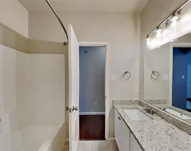 621 Soledad Street - Photo Thumbnail 14