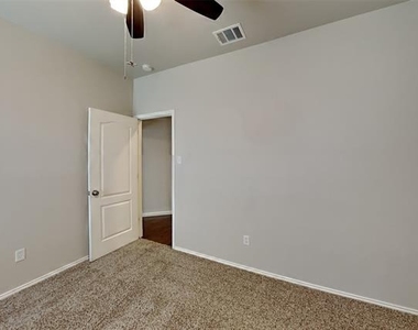 621 Soledad Street - Photo Thumbnail 12