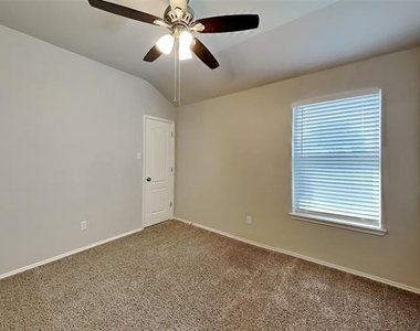 621 Soledad Street - Photo Thumbnail 11
