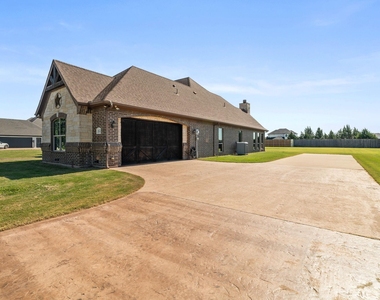 422 Rugged Drive - Photo Thumbnail 2