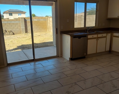 11922 N Olive Street - Photo Thumbnail 3