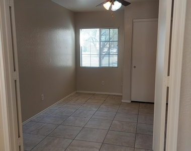 11922 N Olive Street - Photo Thumbnail 2
