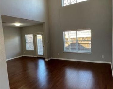 4645 Penelope Lane - Photo Thumbnail 3