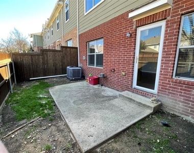 4645 Penelope Lane - Photo Thumbnail 21
