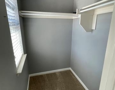 4645 Penelope Lane - Photo Thumbnail 12