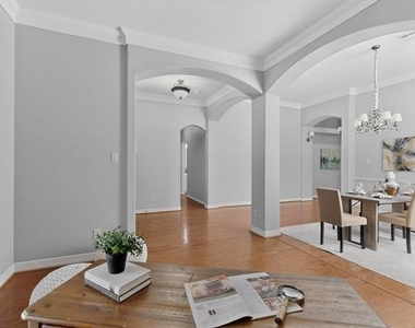 100 Shumard Court - Photo Thumbnail 13