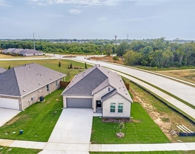 3029 Eriskay Drive - Photo Thumbnail 1