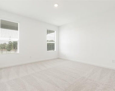 3029 Eriskay Drive - Photo Thumbnail 12
