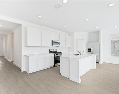 3029 Eriskay Drive - Photo Thumbnail 9
