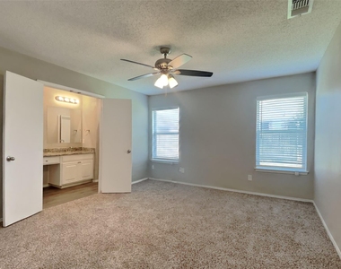 1616 Ocean Drive - Photo Thumbnail 7