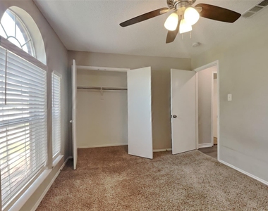 1616 Ocean Drive - Photo Thumbnail 13