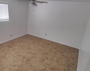 1345 E Campbell Avenue - Photo Thumbnail 12