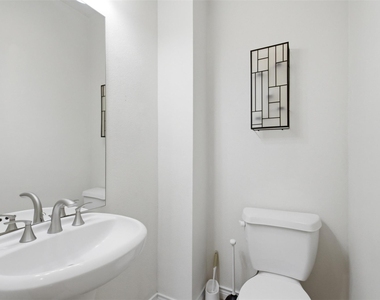 2113 Grove Park Lane - Photo Thumbnail 10