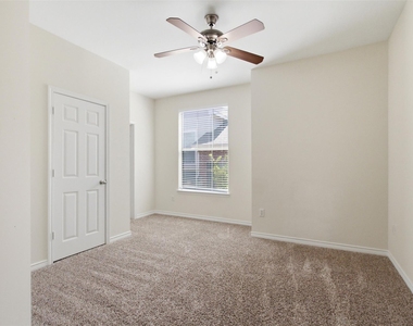 2113 Grove Park Lane - Photo Thumbnail 14