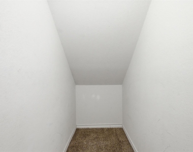 2113 Grove Park Lane - Photo Thumbnail 20