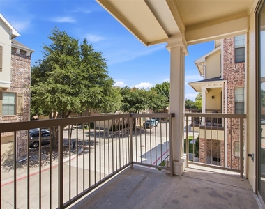 2113 Grove Park Lane - Photo Thumbnail 12