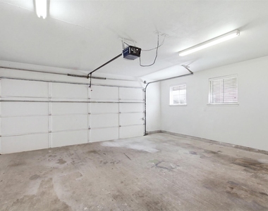 2113 Grove Park Lane - Photo Thumbnail 21