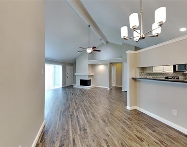 3006 Sierra Drive - Photo Thumbnail 5