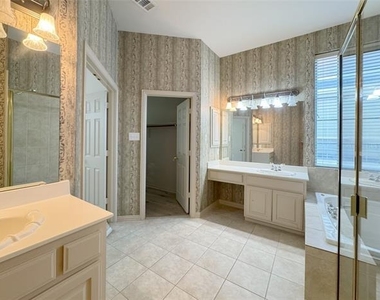 4112 Hearthlight Court - Photo Thumbnail 13