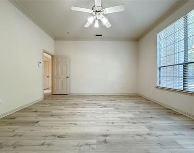 4112 Hearthlight Court - Photo Thumbnail 12