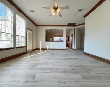 4112 Hearthlight Court - Photo Thumbnail 9