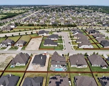 818 Monza Drive - Photo Thumbnail 25