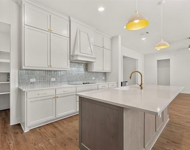 818 Monza Drive - Photo Thumbnail 1