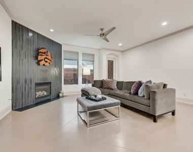 5113 Vandelia Street - Photo Thumbnail 7