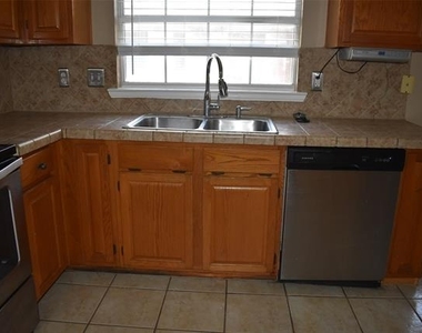 4207 Sarasota Lane - Photo Thumbnail 22