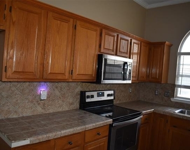 4207 Sarasota Lane - Photo Thumbnail 3