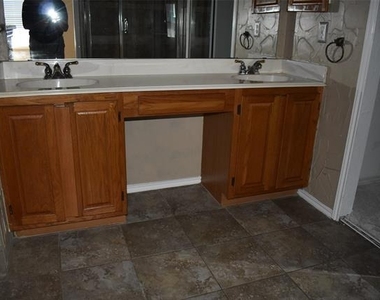 4207 Sarasota Lane - Photo Thumbnail 24