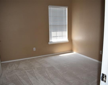 4207 Sarasota Lane - Photo Thumbnail 14