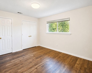 7618 Thistle Lane - Photo Thumbnail 13