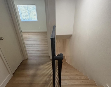 601 E Palo Verde Drive - Photo Thumbnail 11