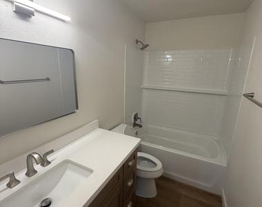 601 E Palo Verde Drive - Photo Thumbnail 15