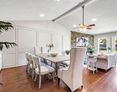310 Candlewood Place - Photo Thumbnail 5