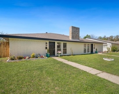 310 Candlewood Place - Photo Thumbnail 31