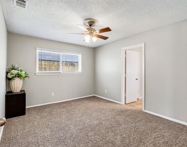 310 Candlewood Place - Photo Thumbnail 14